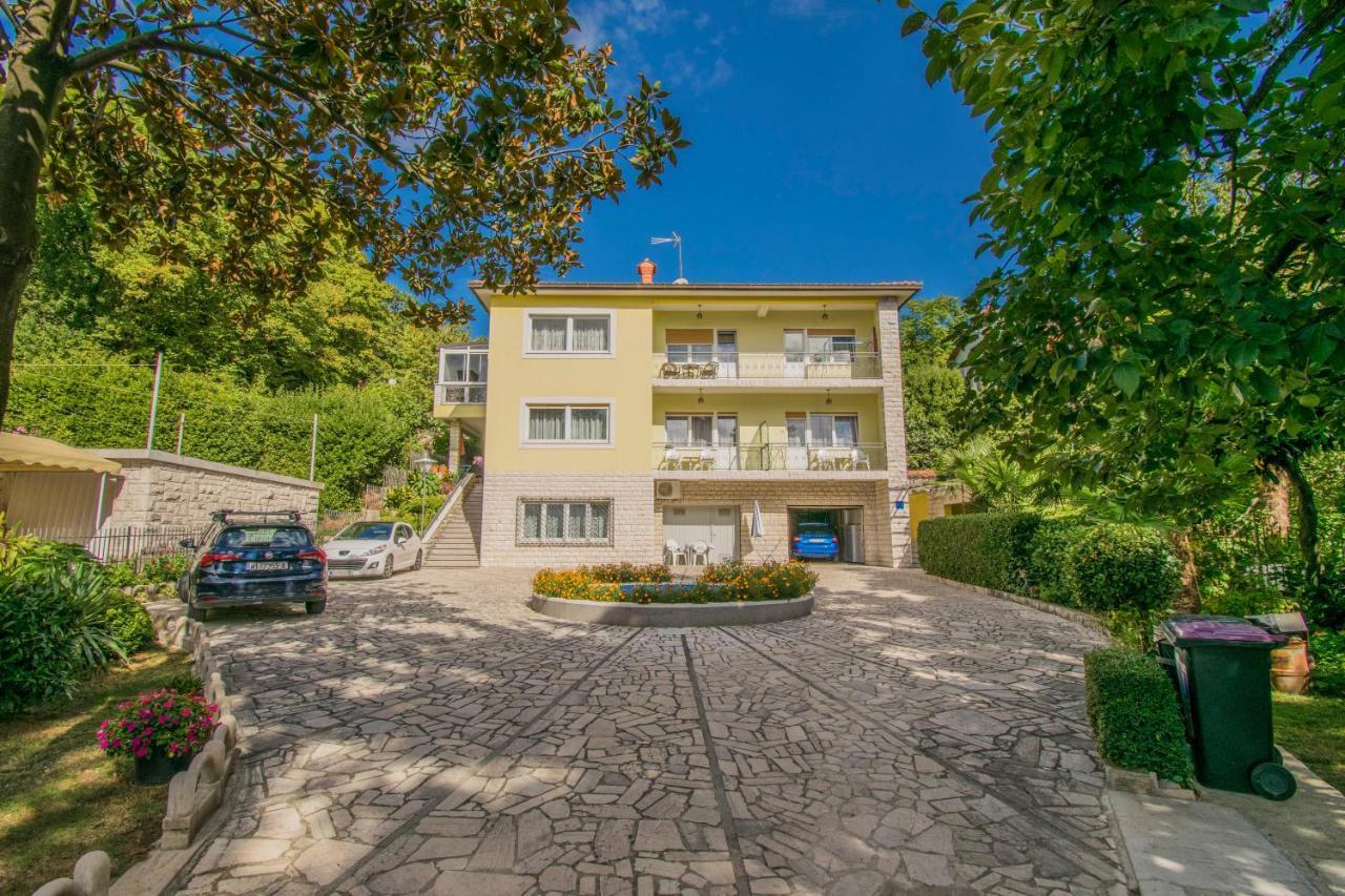 Apartments Anita Near Opatija With Private Parking Матульи Экстерьер фото
