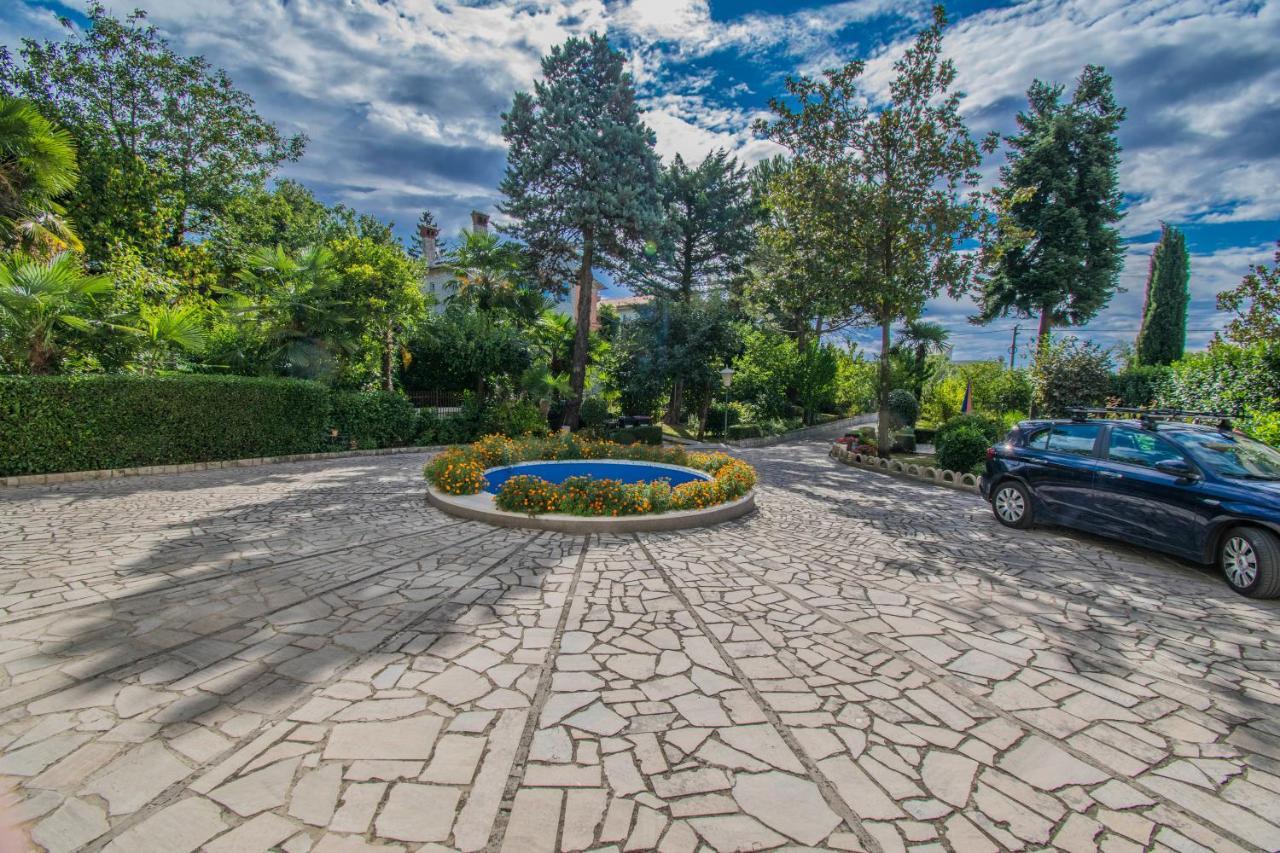 Apartments Anita Near Opatija With Private Parking Матульи Экстерьер фото