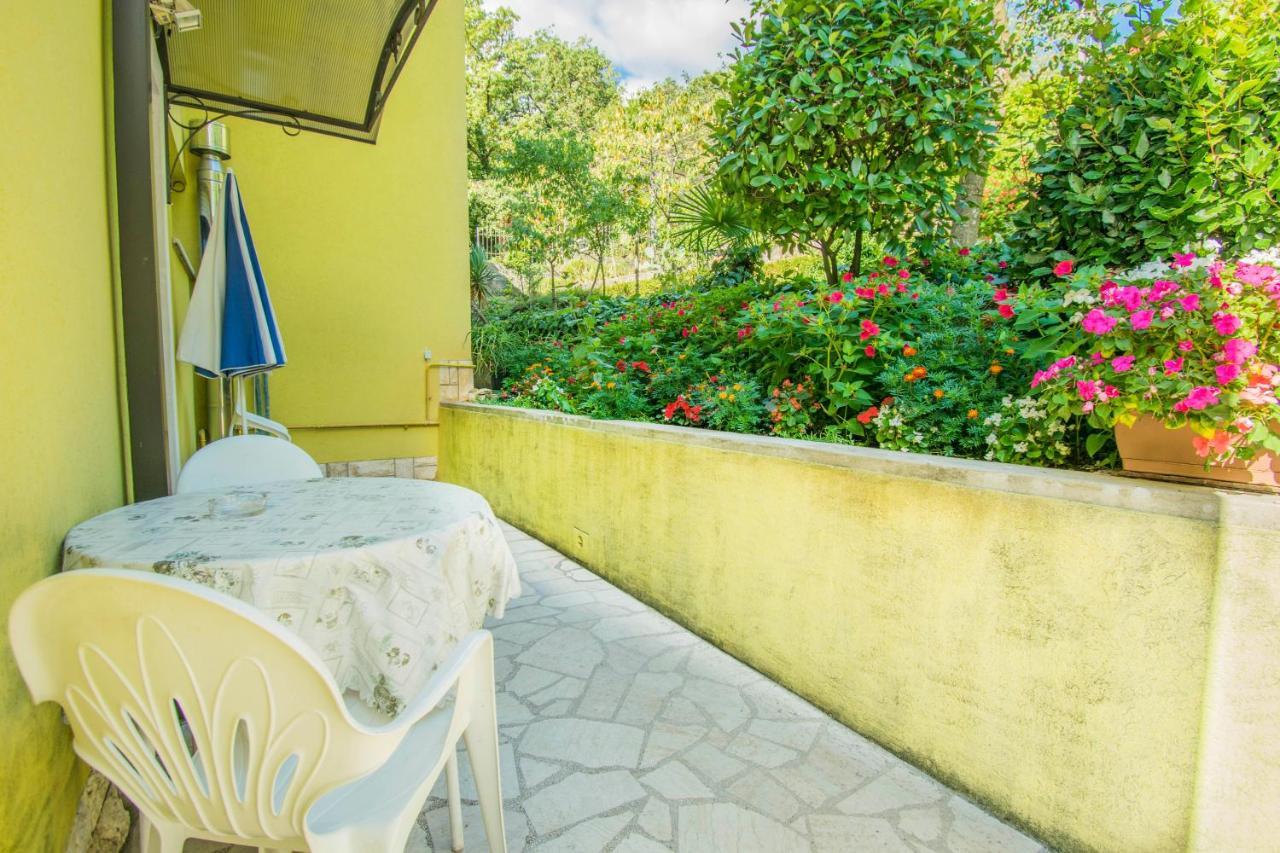 Apartments Anita Near Opatija With Private Parking Матульи Экстерьер фото
