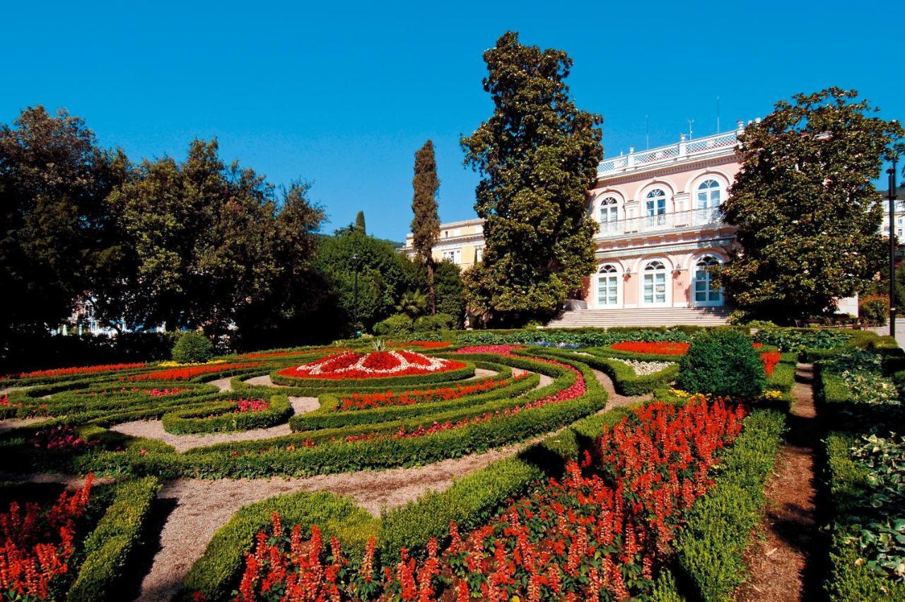Apartments Anita Near Opatija With Private Parking Матульи Экстерьер фото